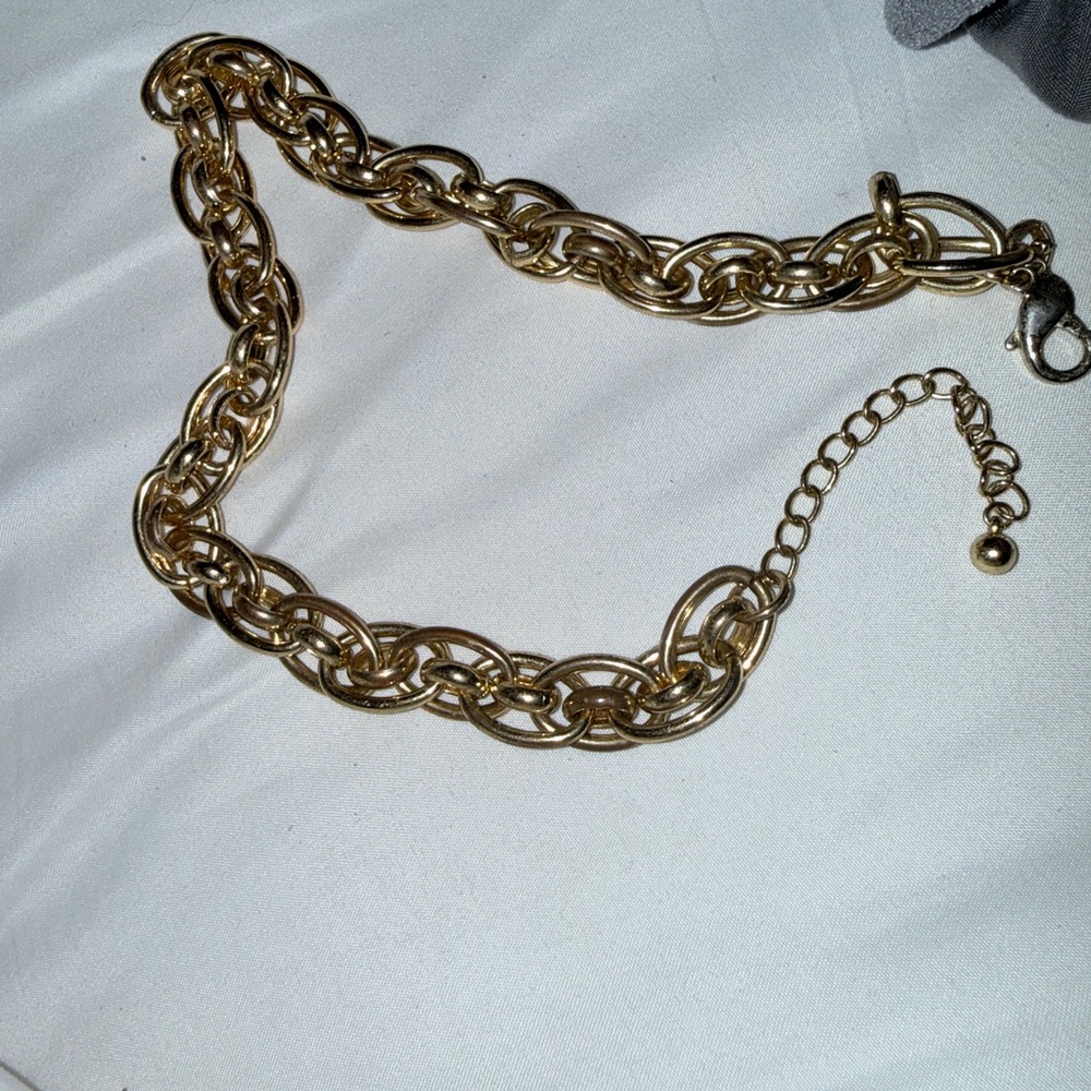 Express Bold Gold Chainlink Necklace